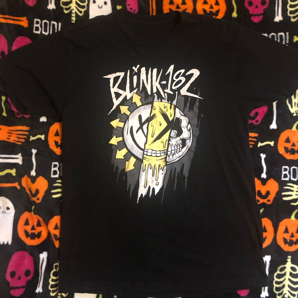 Blink-182 Smiley Logo Tee (M)
